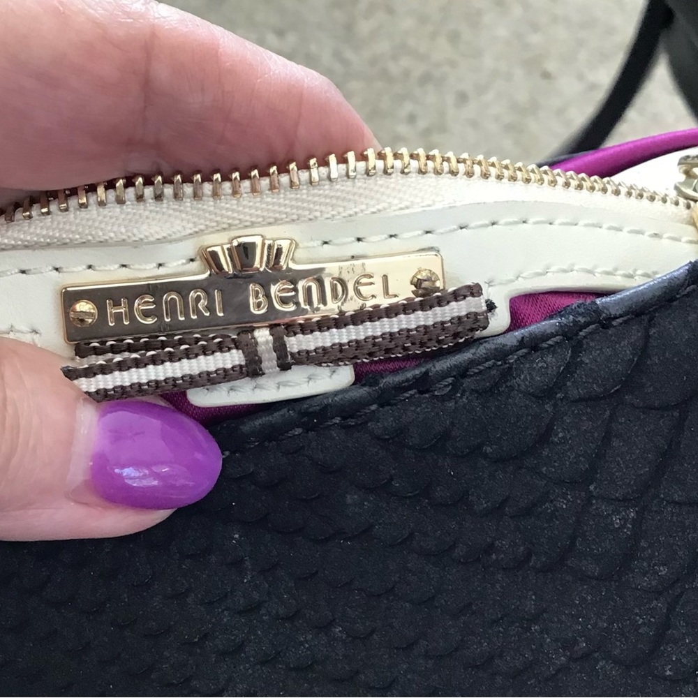 Black and Gold Envelope Henri Bendel Clutch - Picture 4 of 11